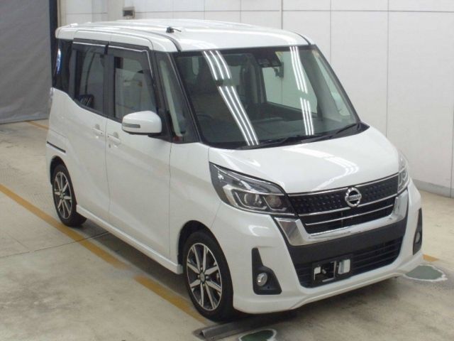 3010 Nissan Dayz roox B21A 2018 г. (NAA Osaka)